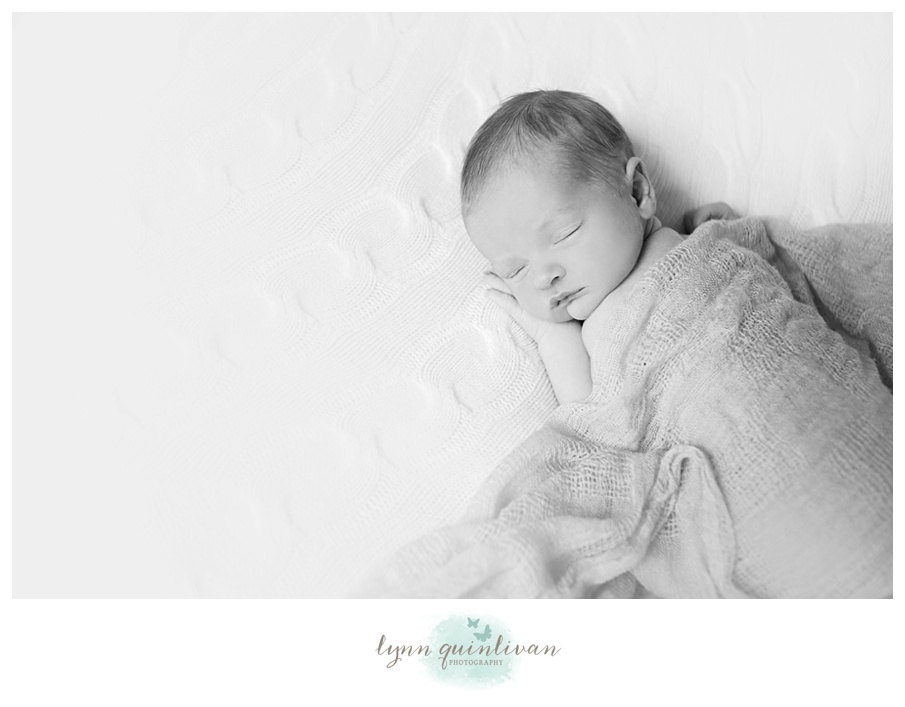 Lynn Quinlivan Photography Massachusetts Photographer MA Worcester Millbury Holden Sutton Shrewsbury Grafton Artistic Newborn Baby Photography Images Millbury Mass Holden Shrewsbury Grafton Sutton Worcester_0024