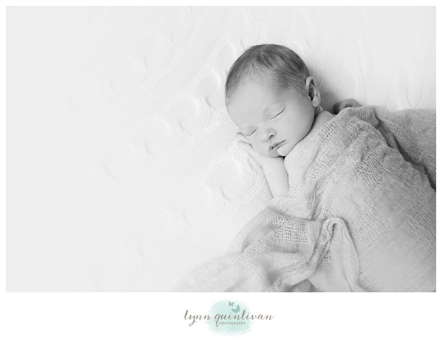 Lynn Quinlivan Photography Massachusetts Photographer MA Worcester Millbury Holden Sutton Shrewsbury Grafton Artistic Newborn Baby Photography Images Millbury Mass Holden Shrewsbury Grafton Sutton Worcester_0024