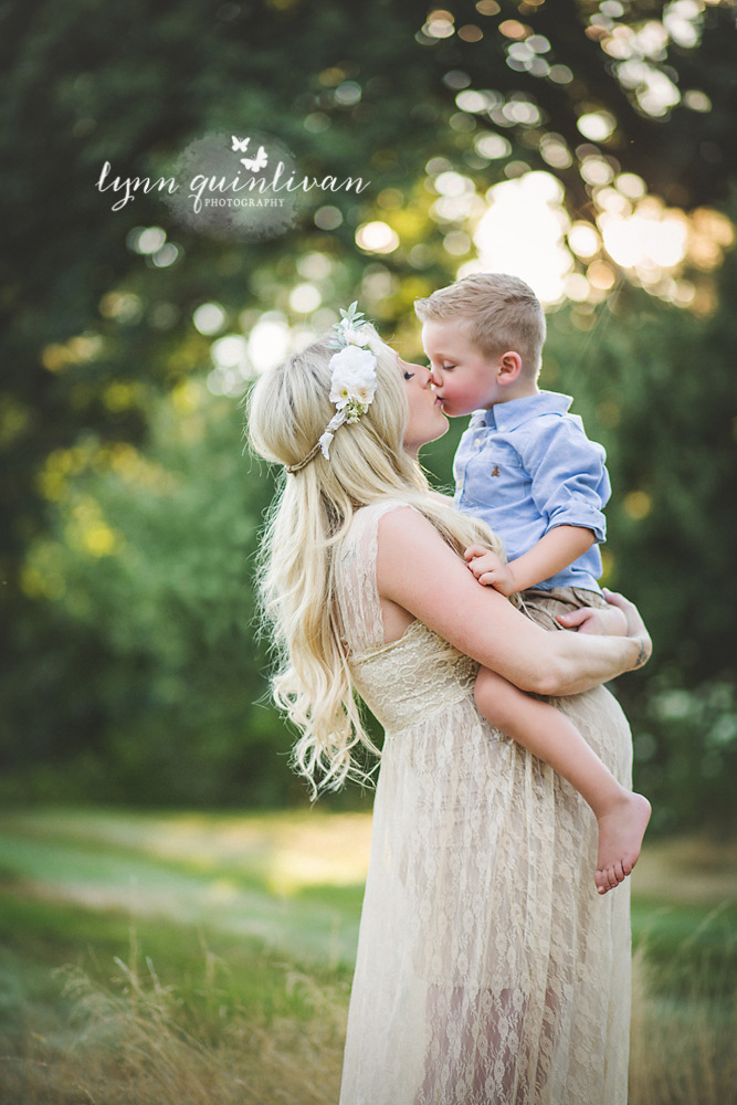 Outdoor Maternity Photographer in Massachusetts