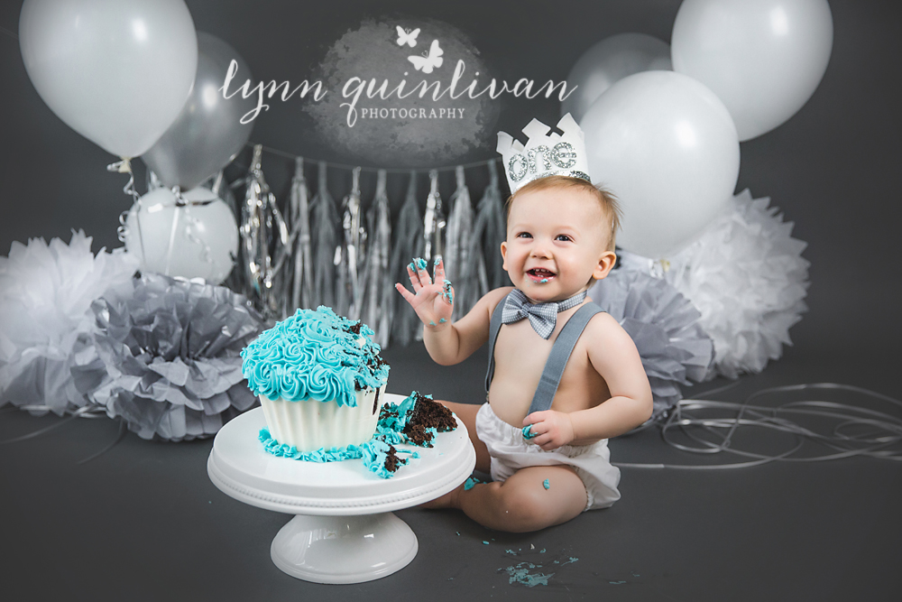 Holden MA Cake Smash Photography