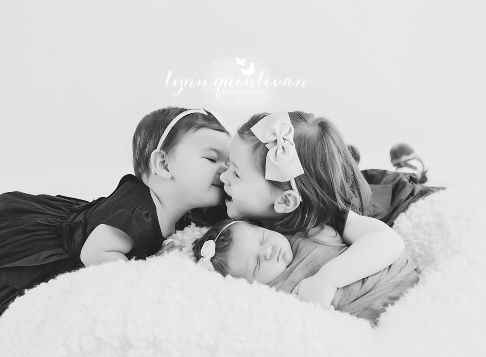 Newborn and Sibling Photographer in MA