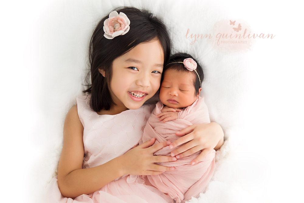 Newborn Sibling Photos in Grafton MA