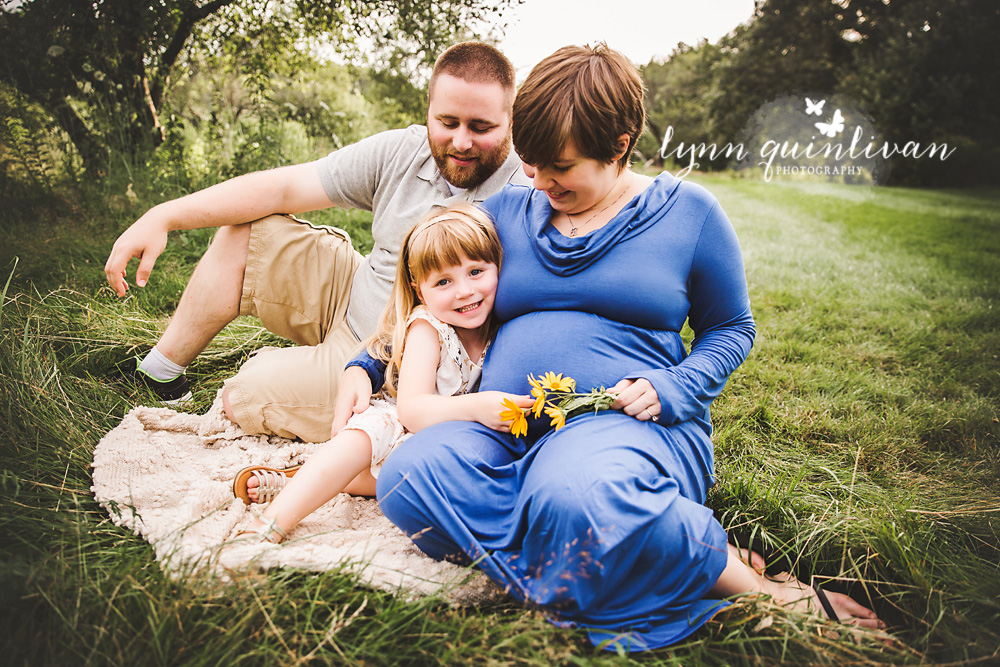 Outdoor Maternity Photos in MA