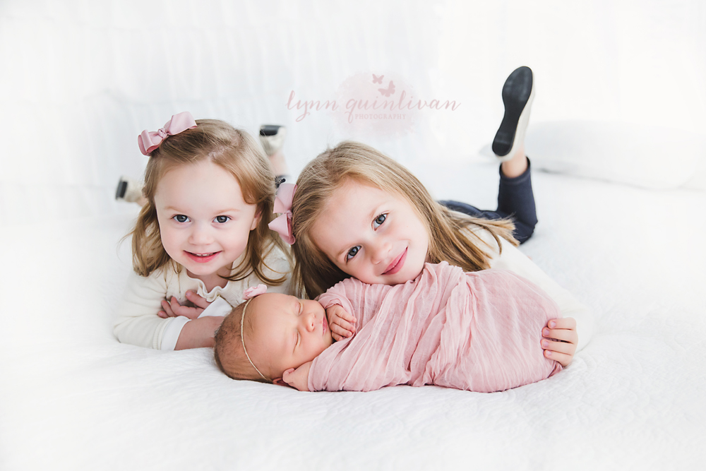 Newborn and Sibling Photos in Massachusetts