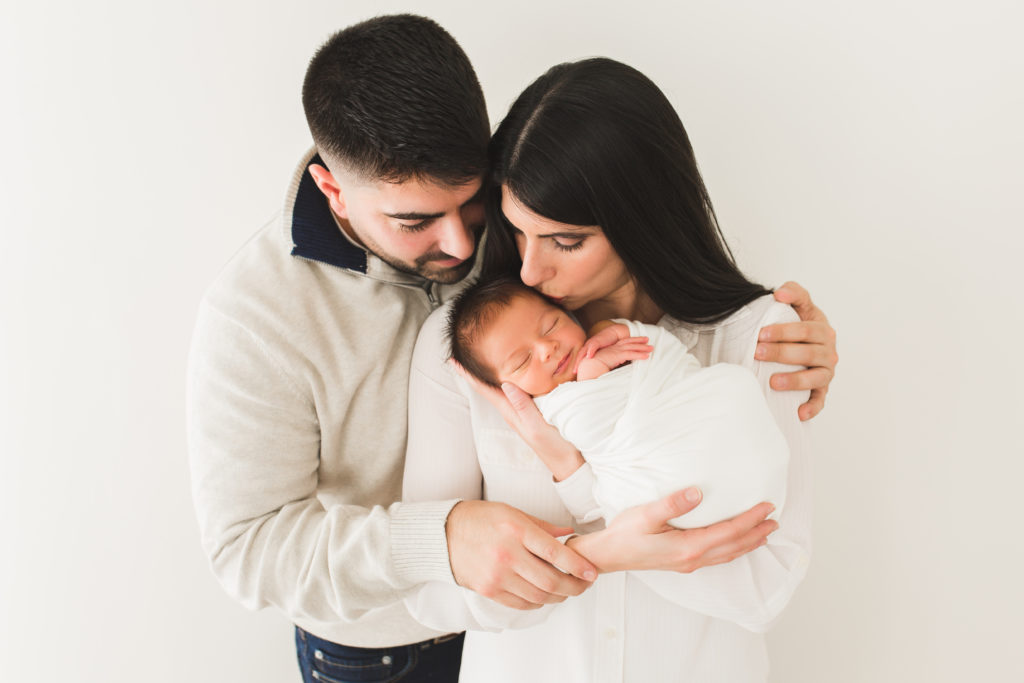 Newborn Family Pictures in Massachusetts